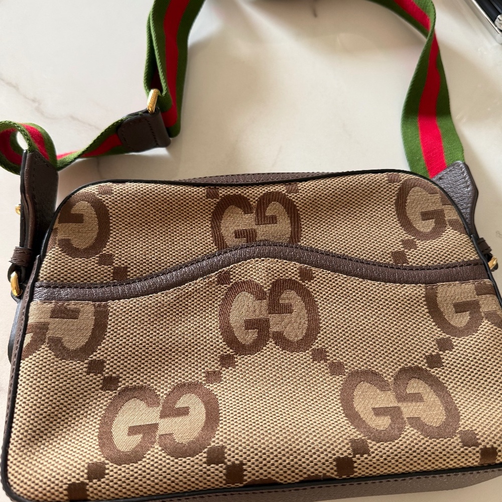 GUCCI - CROSSBODY MESSENGER BAG WITH JUMBO GG